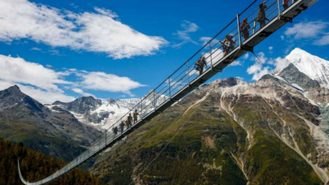 Jembatan Suspensi Charles Kuonen di Swiss