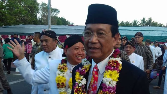 Sri Sultan Hamengku Buwono X, Raja Keraton Yogyakarta, saat akan ditetapkan lagi sebagai sekaligus Gubernur DI Yogyakarta pada Rabu, 2 Agustus 2017.