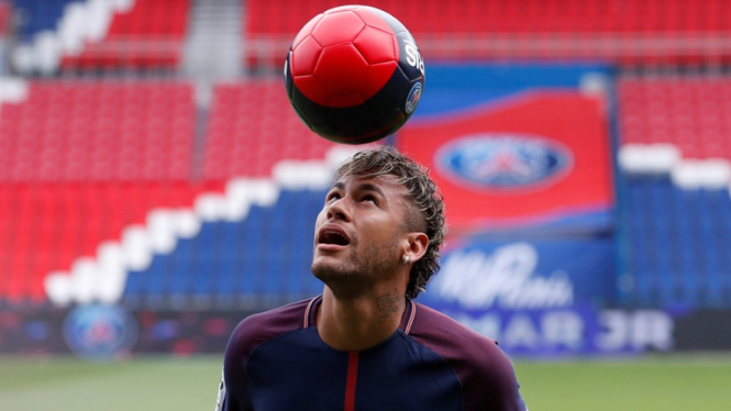 Momen perkenalan Neymar bersama PSG