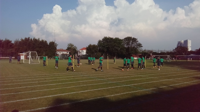 Suasana latihan tim nasional Indonesia U-22 di Karawaci, Tangerang