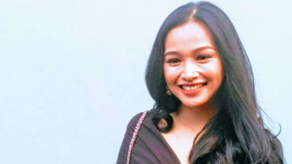 Sibuk Urus Anak, Tya Arifin Nomor Duakan Pekerjaan
