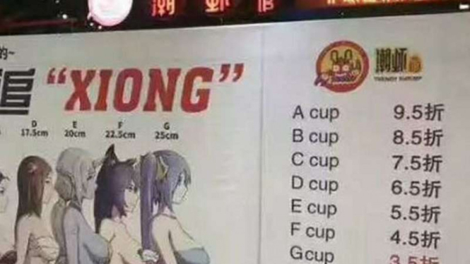 Iklan diskon berdasarkan ukuran bra di sebuah restoran di China,