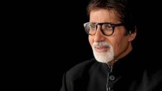 Amitabh Bachchan: Irrfan Khan Meninggalkan Kita Terlalu Cepat