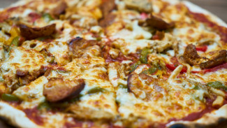 Berat Badan Turun Meski Tiap Hari Makan Pizza, Kok Bisa?