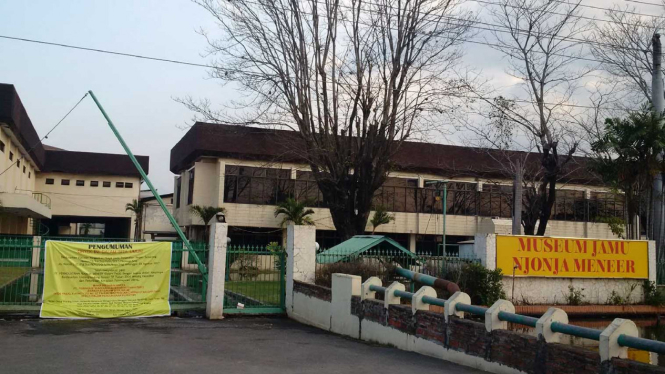 Pabrik PT Nyonya Meneer yang terletak di Jalan Raya Kaligawe, Semarang, Jawa Tengah.