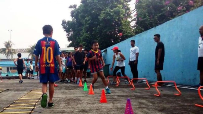 Latihan teknik lari JAQ Aquatics untuk perenang