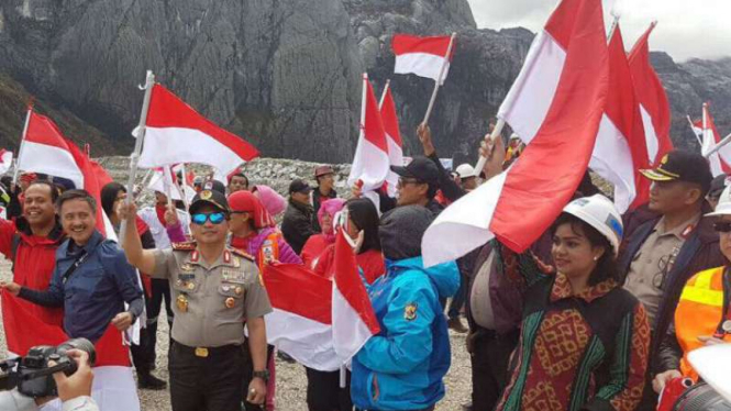 Kapolri Tito Karnavian lepas kontingen Polwan ke Cartens