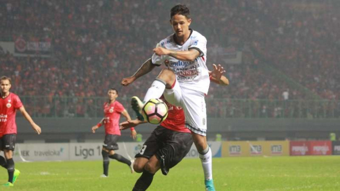 Striker Bali United, Irfan Bachdim