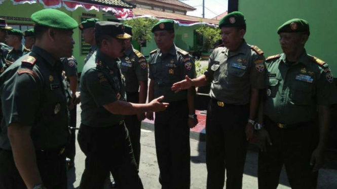Panglima Komando Daerah Militer IX Udayana, Mayor Jenderal TNI Komaruddin Simanjuntak, saat mengunjungi Markas Kodim 1609/Buleleng pada Selasa, 15 Agustus 2017.