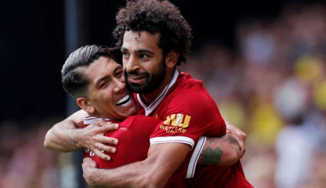 Pemain Liverpool, Roberto Firmino dan Mohamed Salah.