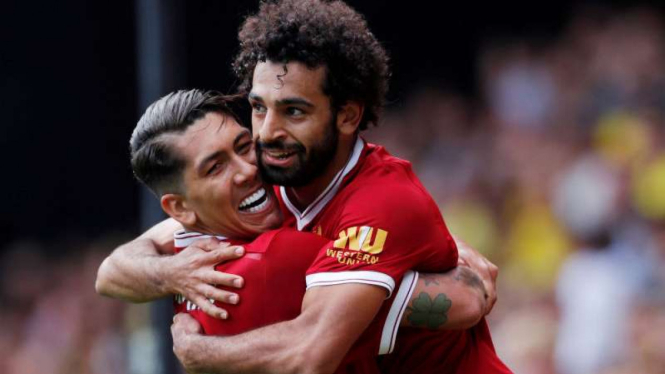 Pemain Liverpool, Roberto Firmino dan Mohamed Salah.