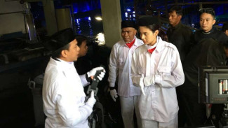 Aurelie Moeremans Deg-degan Kibarkan Bendera di Bawah Air