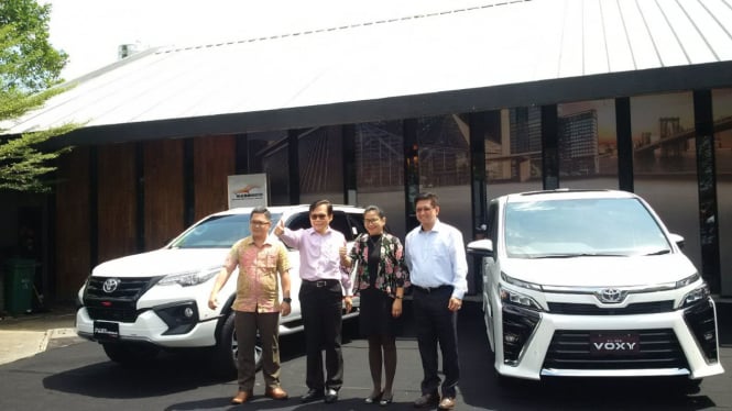 Peluncuran New Toyota Fortuner dan All New Toyota Voxy di Semarang.