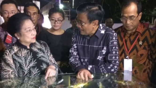 Megawati Soekarnoputri meninjau lokasi Simpang Susun Semanggi