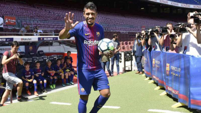 Gelandang Barcelona, Paulinho