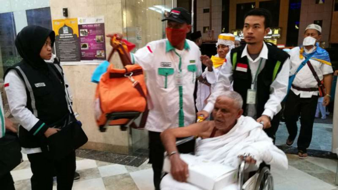 Jemaah haji Indonesia tiba di Mekah.