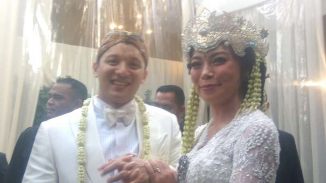 Moreno Soeprapto menikah dengan Noorani Sukardi.