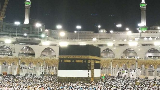 Suasana di sekitar Kabah di Kota Mekah, Arab Saudi jelang puncak haji.