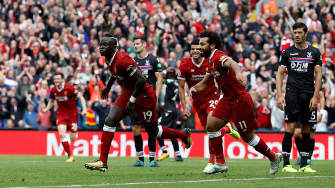 Pemain Liverpool, Sadio Mane rayakan gol ke gawang Crystal Palace