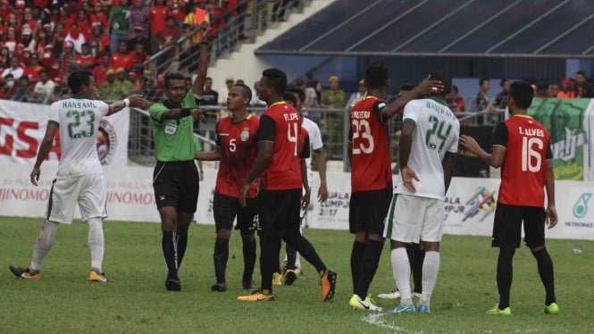 Keributan Pemain saat Laga Sepakbola Indonesia vs Timor Leste di SEA Games 2017