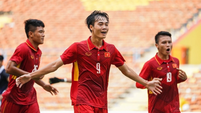 Pemain Timnas Vietnam di SEA Games 2017 merayakan gol
