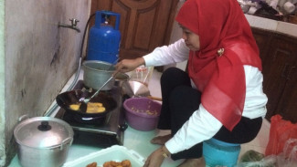 Mengintip Menteri Khofifah Masak Sendiri Resep Favoritnya