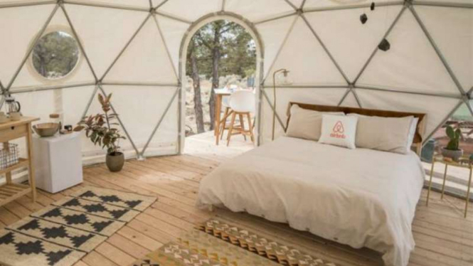Airbnb menawarkan pengalaman menyaksikan gerhana bulan kuba transparan 