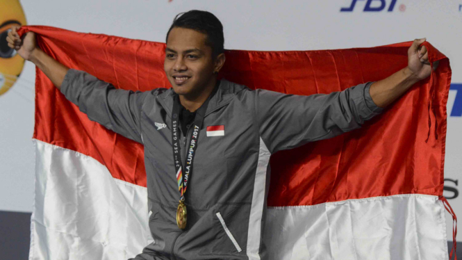 Perenang Indonesia, Siman Sudartawa Raih Medali Emas SEA Games 2017