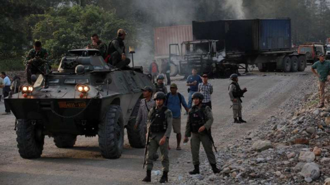 Aparat TNI Polri berjaga di lokasi kerusuhan pekerja Freeport di Timika Papua