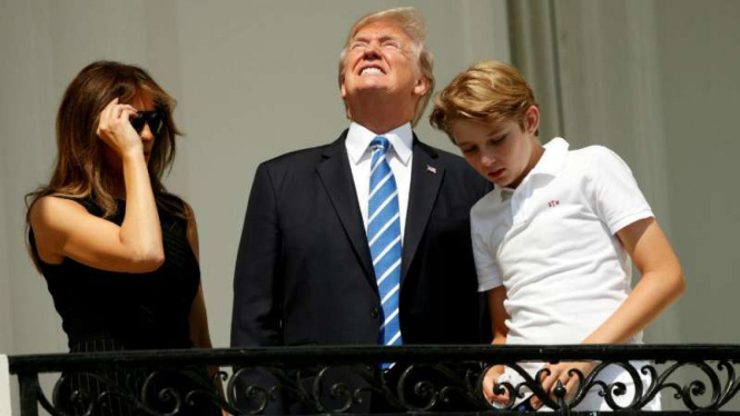 Barron Trump (kanan)