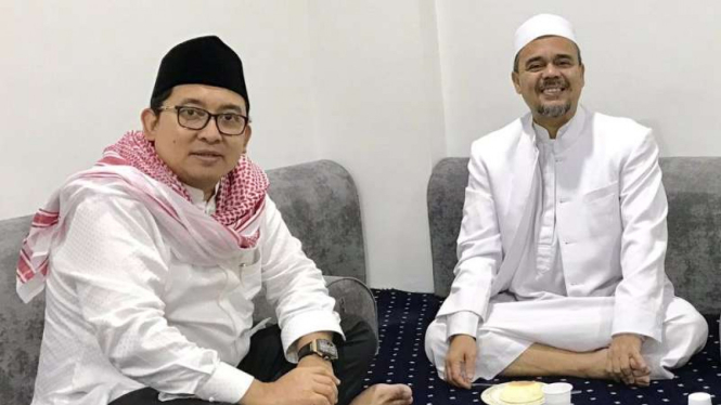 Fadli Zon bertemu dengan Imam Besar FPI Habib Rizieq Shihab.