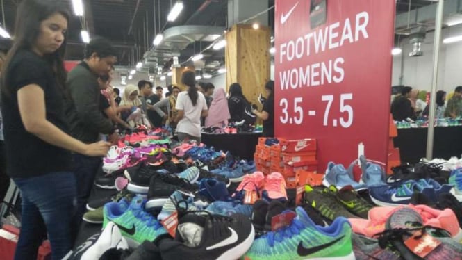 Sepatu Jenis Ini Paling Banyak Diburu di Bazar Nike