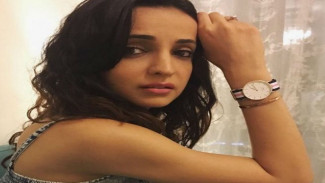 Sanaya Irani Didekati si Raja Joget Caisar