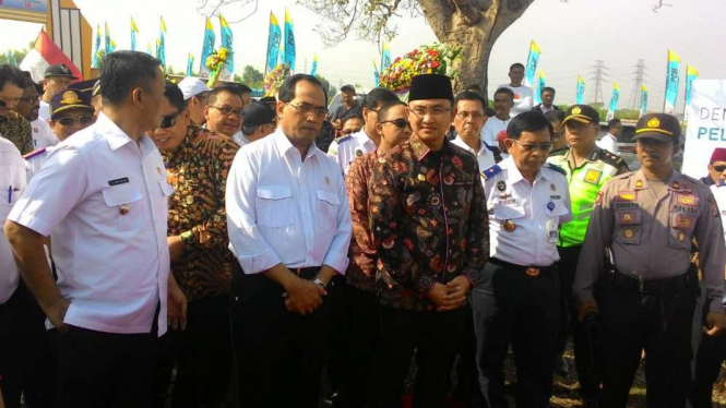 Menteri Perhubungan Budi Karya saat groundbreking pelabuhan Wanasari.