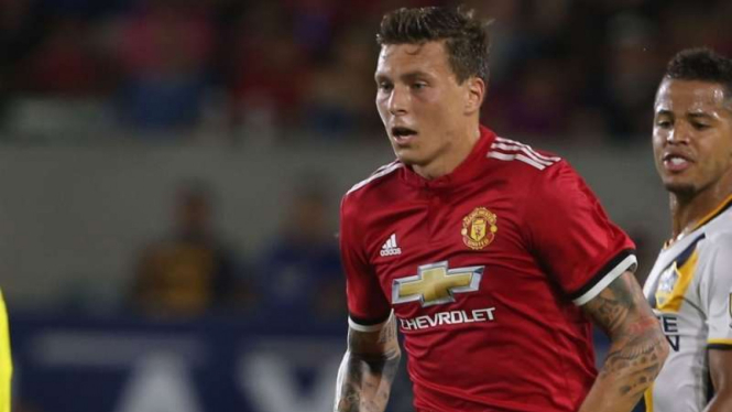 Pemain belakang Manchester United, Victor Lindeloef