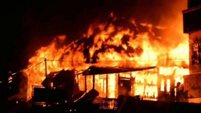 Kondisi kantor pemerintahan di Intan Jaya, Papua yang dibakar oleh massa, Rabu (30/8/2017)