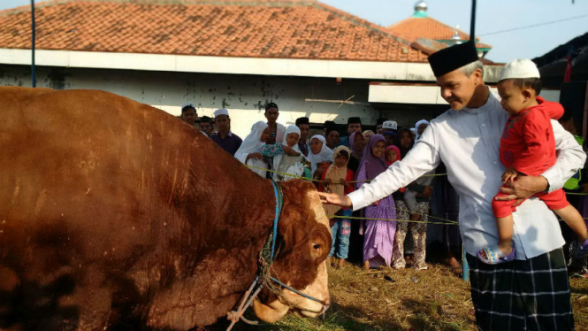 Gubernur Jawa Tengah, Ganjar Pranowo usai salat Idul Adha