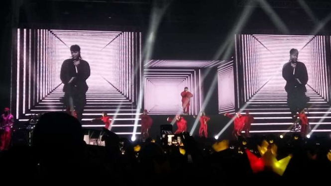 G-Dragon menggelar konser di Tangerang, Minggu 3 September 2017.