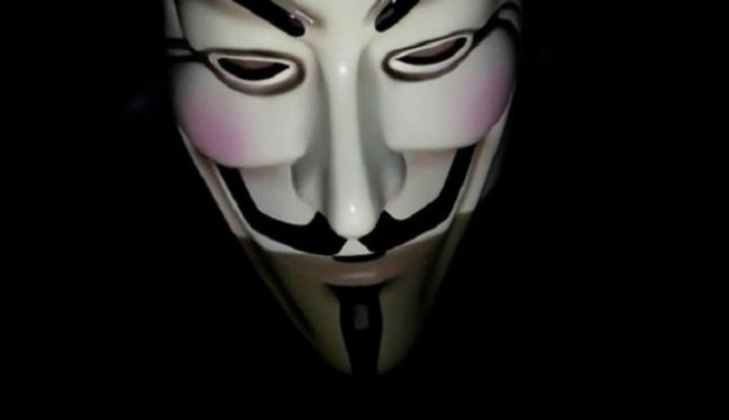 Kelompok hacker Anonymous.