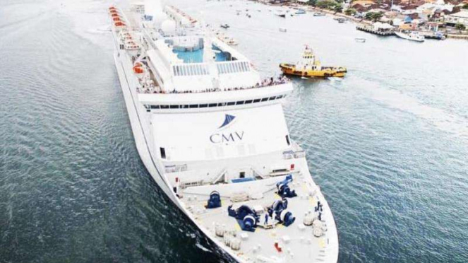 Kapal pesiar Cruise and Maritime   Voyages (CMV)
