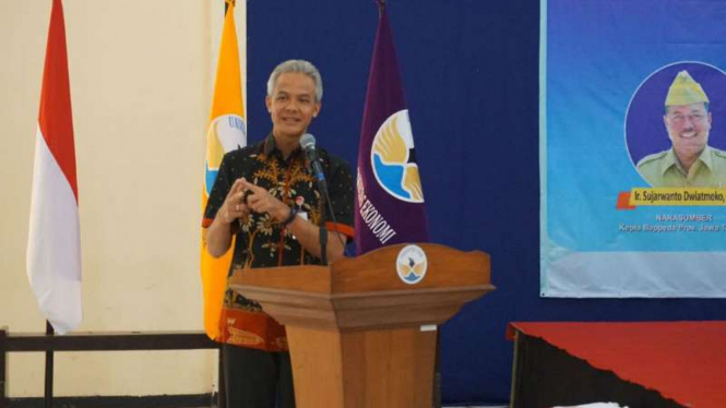 Gubernur Jawa Tengah Ganjar Pranowo saat berbicara dalam sebuah forum seminar di Universitas Tidar Magelang pada Rabu, 6 September 2017.