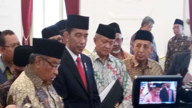 Presiden Joko Widodo didamping Ketua Umu PBNU KH Said Aqil Siradj
