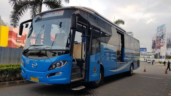 Bus Transjabodetabek kelas premium.