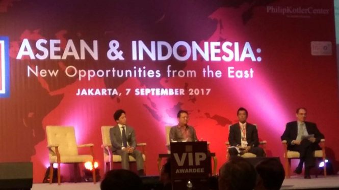 ASEAN dan Indonesia: New Opportunities from the East.