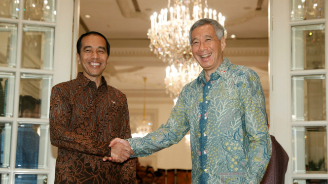 Presiden RI Joko Widodo dan PM Singapura Lee Hsien Loong.