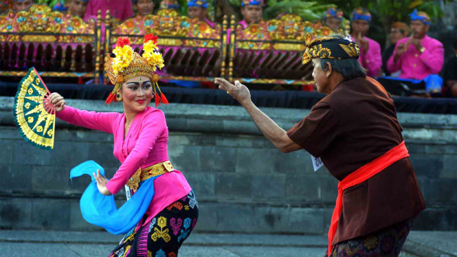 Warisan Budaya Tak Benda oleh UNESCO.