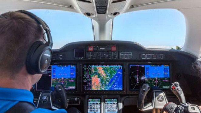 Kokpit pesawat HondaJet.