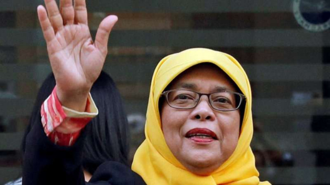 Halimah Yacoob, perempuan muslimah presiden baru Singapura.
