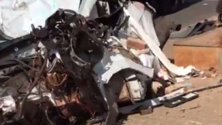 Ngerinya Mobil dan Truk Tabrakan lalu Jatuh ke Jurang