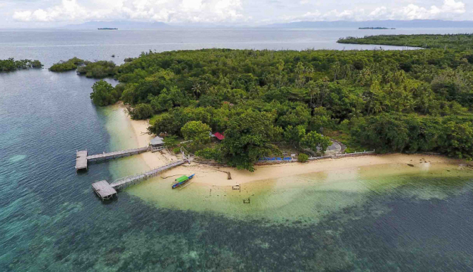 Keindahan Wisata Pulau Dodola Kabupaten Morotai, Maluku Utara